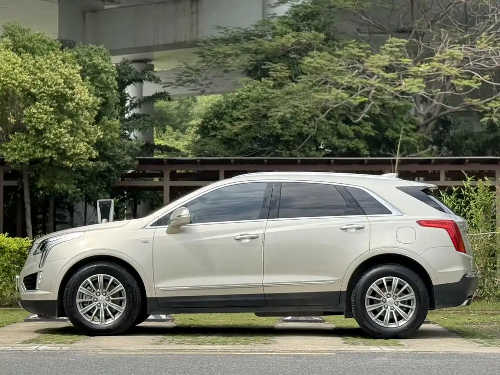 Cadillac XT5 2017 — фото 7