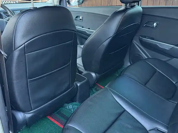 Kia K2 2012