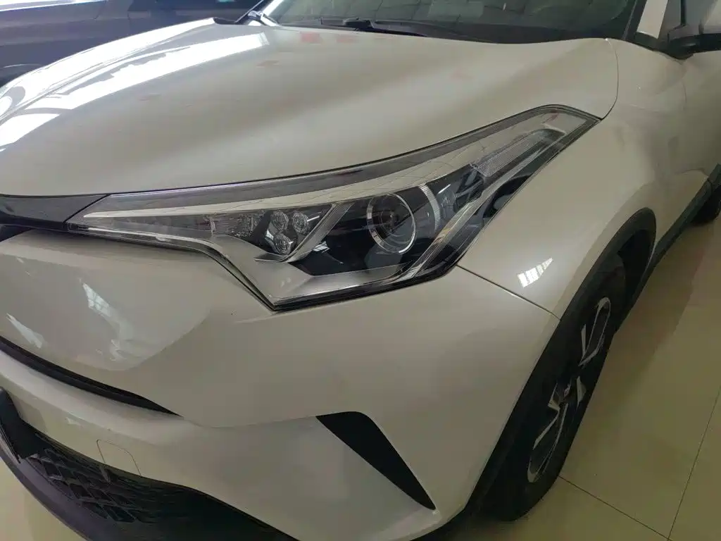 Toyota C-HR 2021 — фото 18