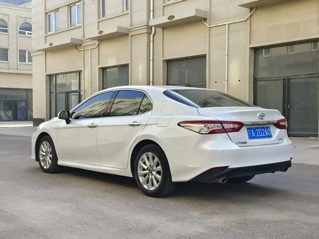 Toyota Camry 2020 — фото 9
