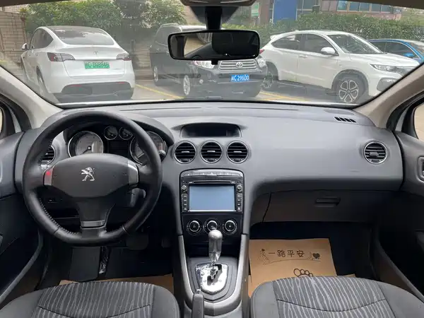 Peugeot 408 2013