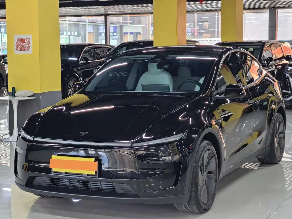 Tesla Model Y 2025