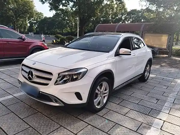 Mercedes-Benz GLA 2016