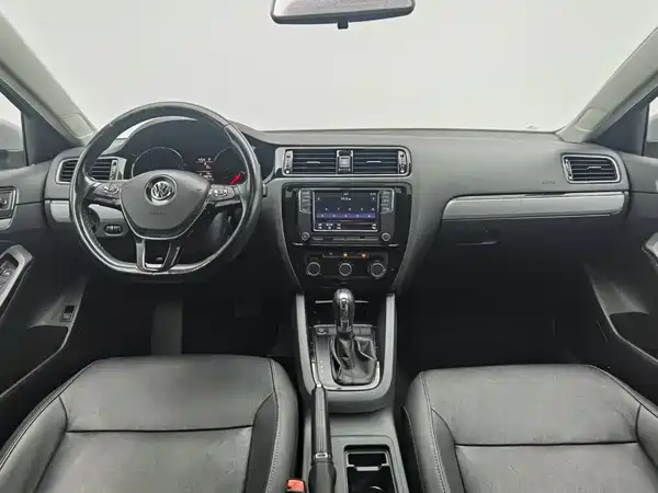 Volkswagen Sagitar 2017