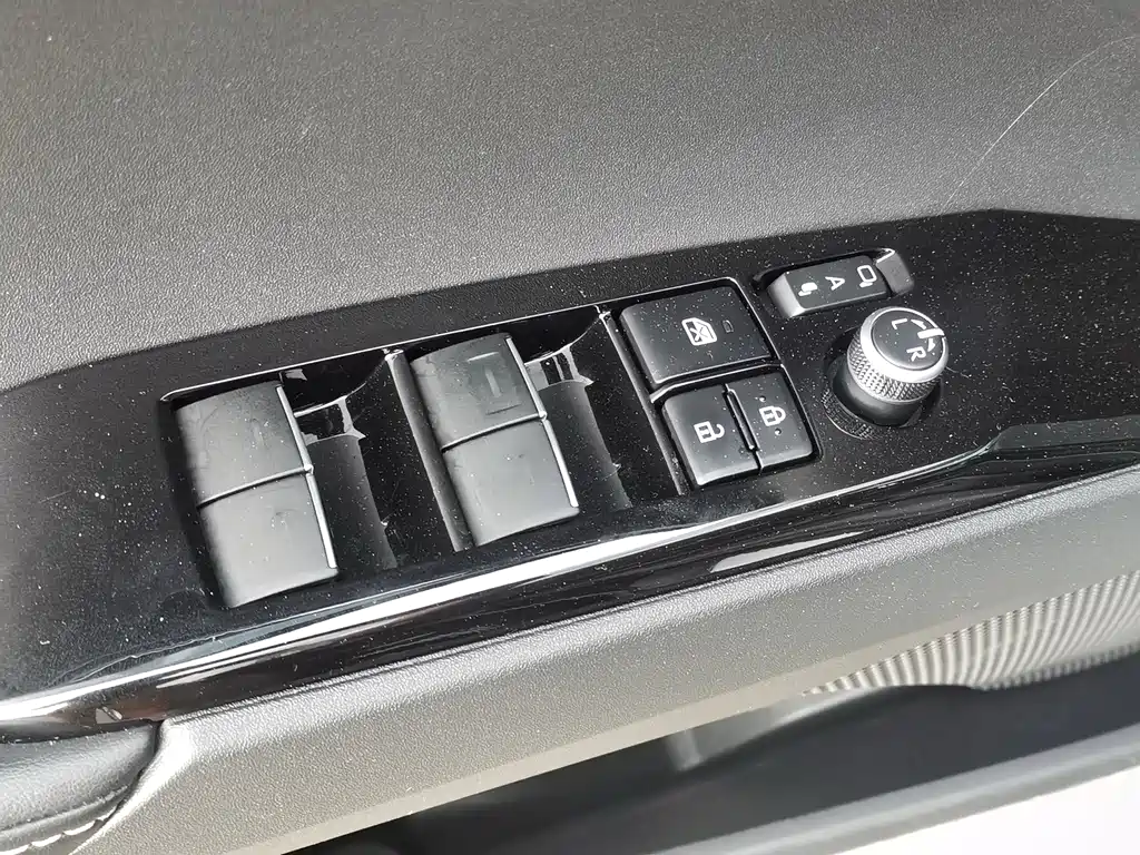 Toyota Camry 2024 — фото 15
