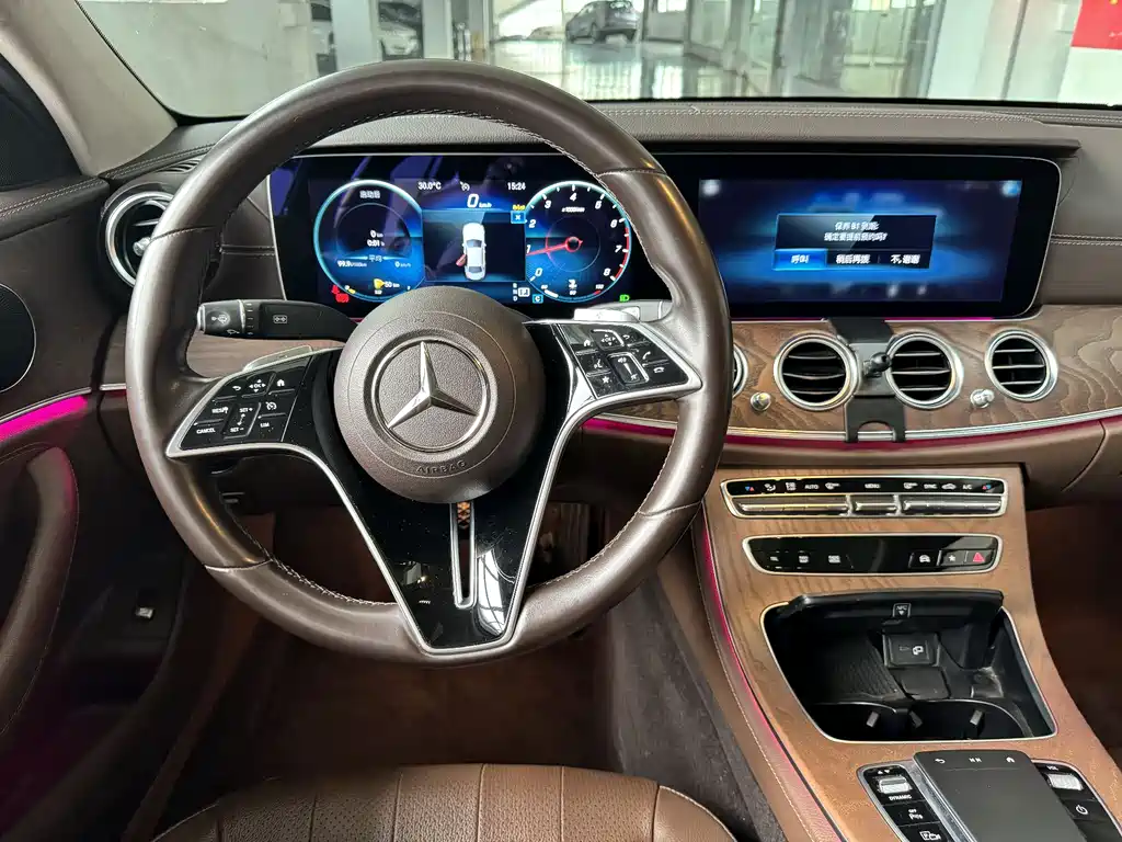 Mercedes-Benz E-Class 2023 — фото 7