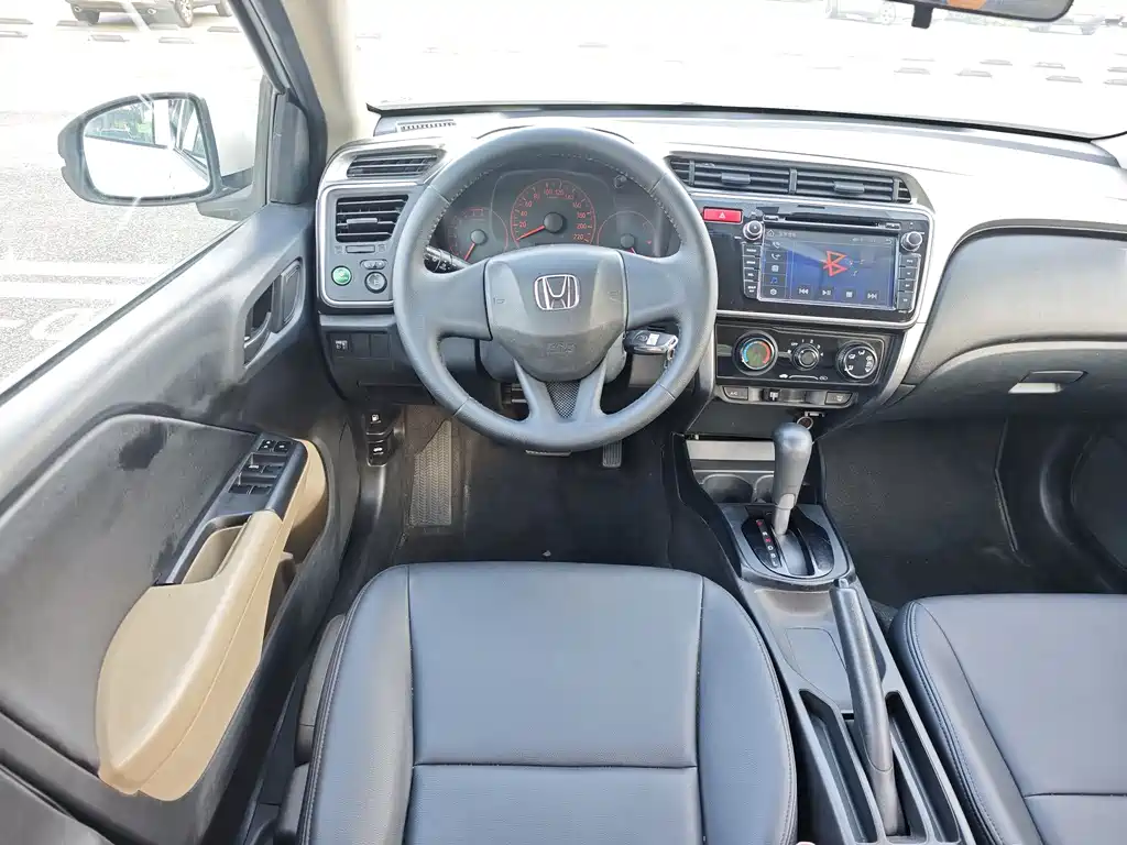 Honda City 2016 — фото 17