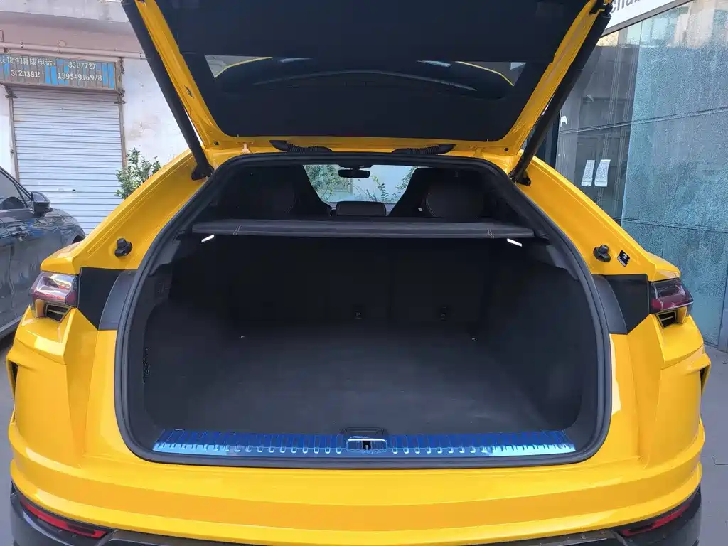 Lamborghini Urus 2023 — фото 17