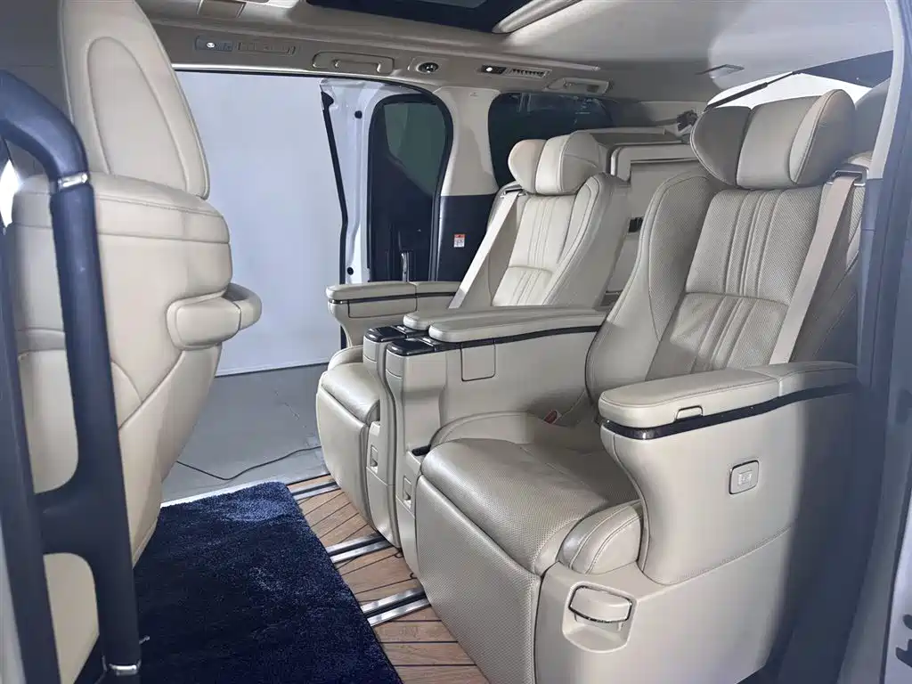 Toyota Vellfire 2023 — фото 7