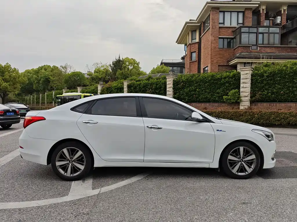 Hyundai Mistra 2014 — фото 4