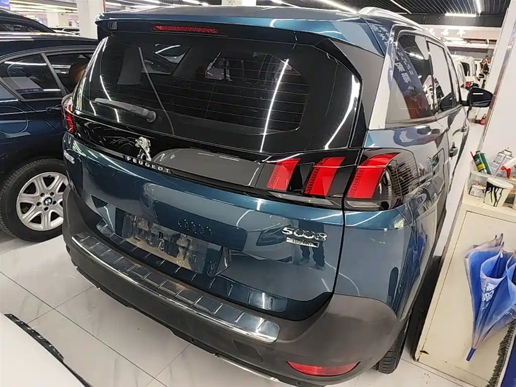 Peugeot 5008 2018 — фото 7