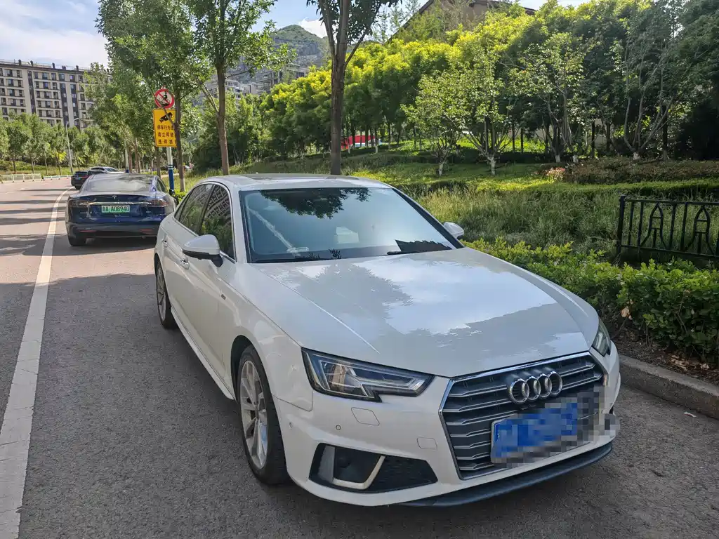 Audi A4L 2019