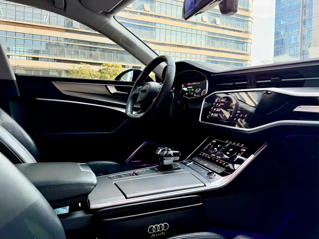 Audi A7 2021 — фото 9