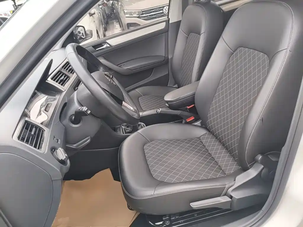 Skoda Rapid 2019 — фото 15