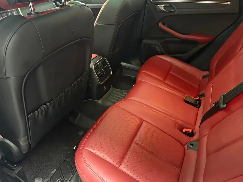 Porsche Macan 2019 — фото 12