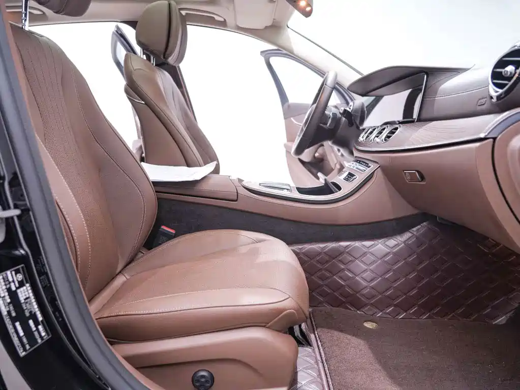 Mercedes-Benz E-Class 2025 — фото 26
