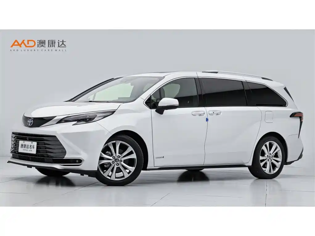 Toyota Sienna 2024 — фото 1