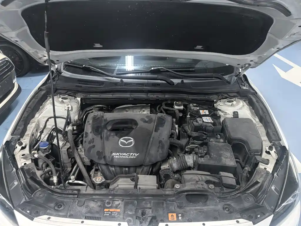 Mazda 3 Axela 2017 — фото 14