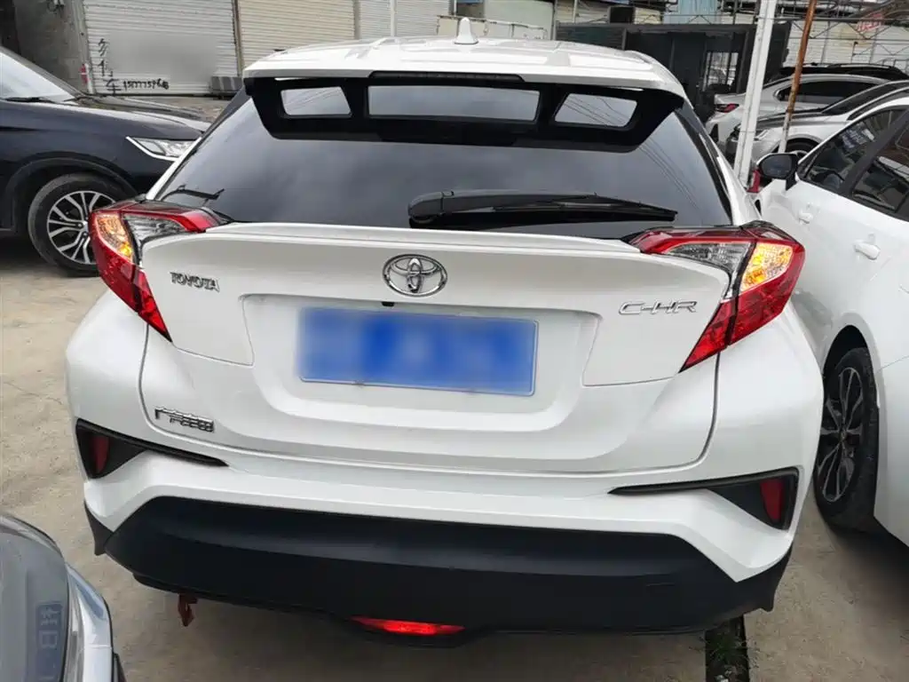 Toyota C-HR 2019 — фото 6