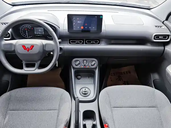 Wuling Hongguang New Energy 2025