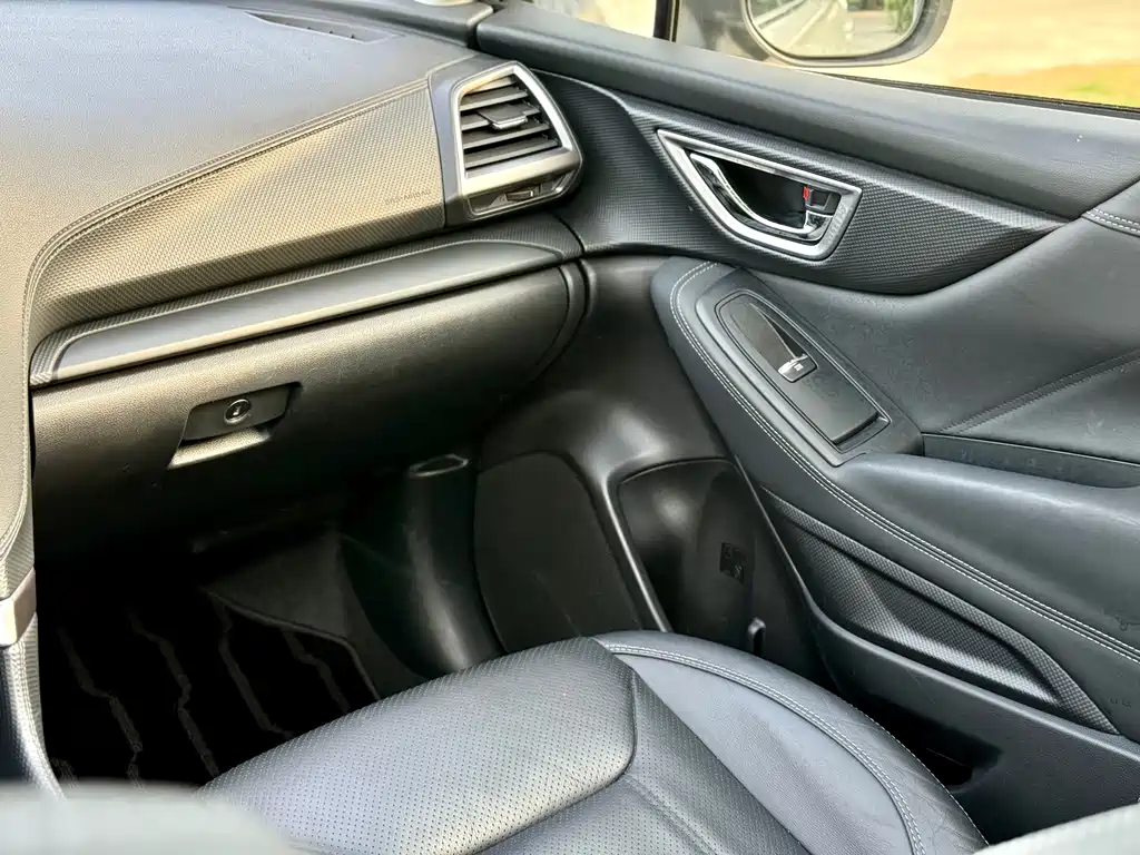Subaru Forester 2020 — фото 20