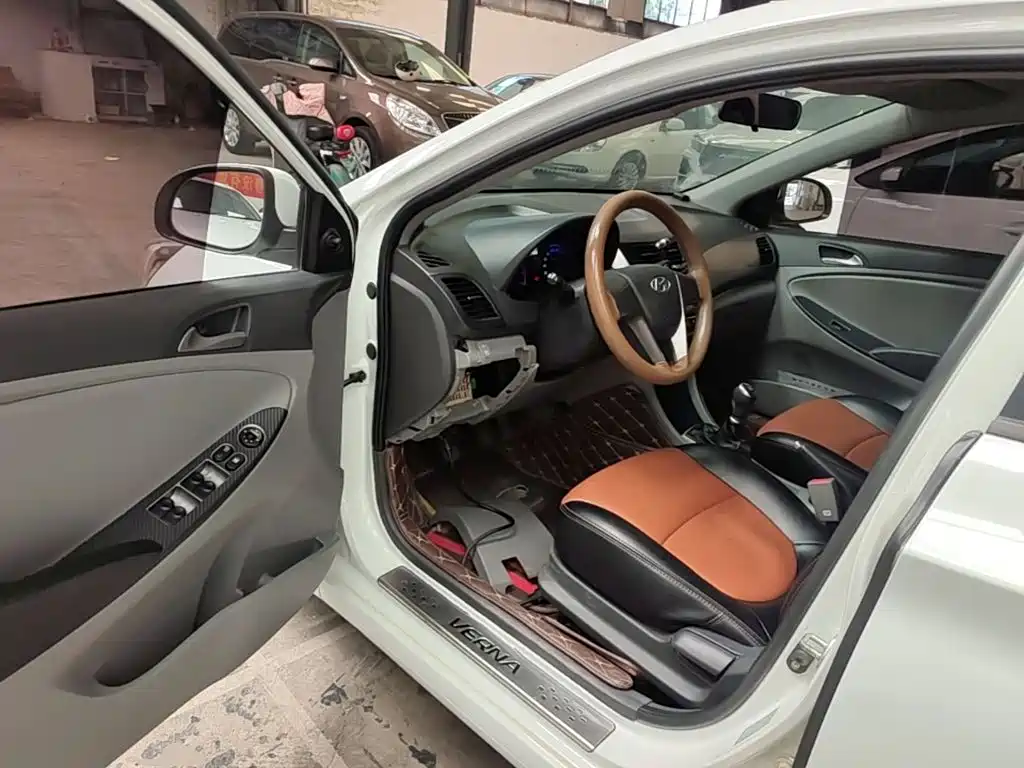 Hyundai Accent 2016 — фото 16