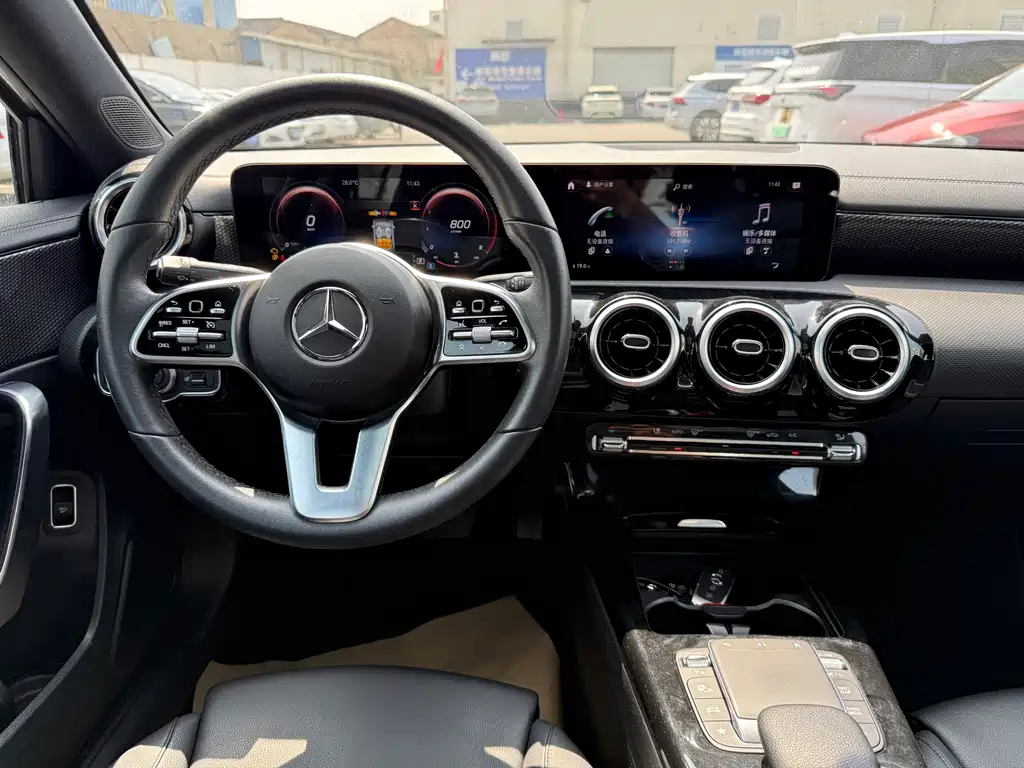 Mercedes-Benz A-Class 2021 — фото 7