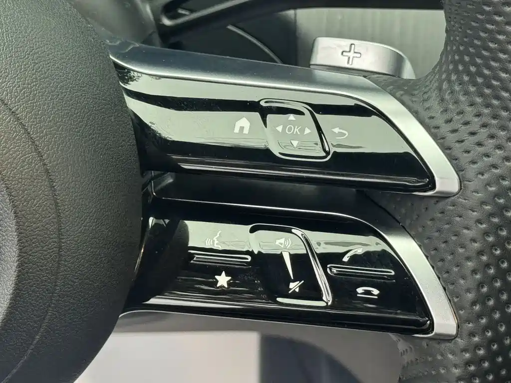 Mercedes-Benz C-Class 2023 — фото 11