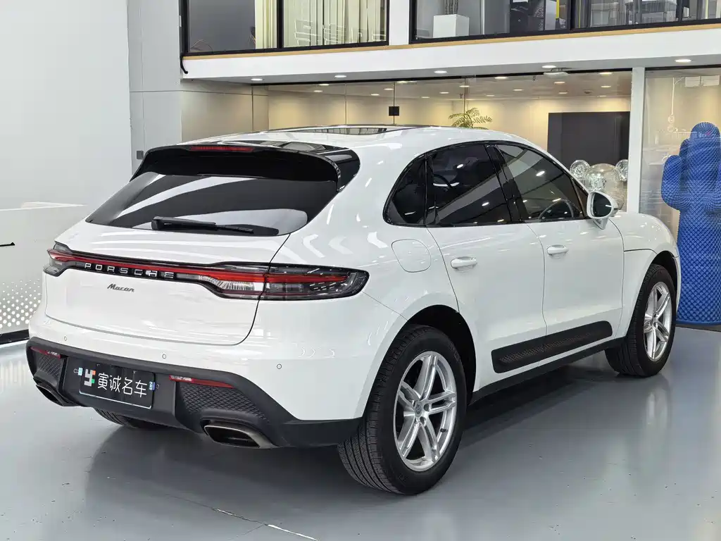 Porsche Macan 2023 — фото 14