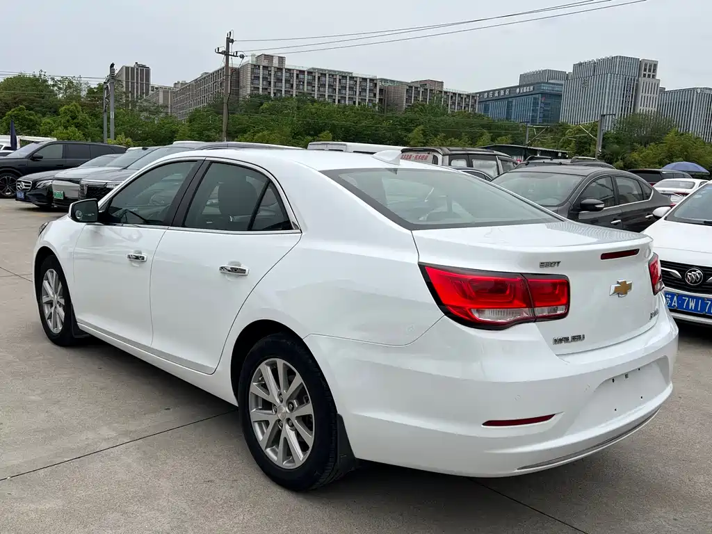 Chevrolet Malibu 2018 — фото 12