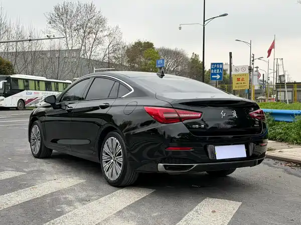 Hongqi H5 2022