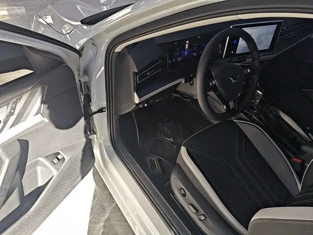 Jetta VA7 2025 — фото 12