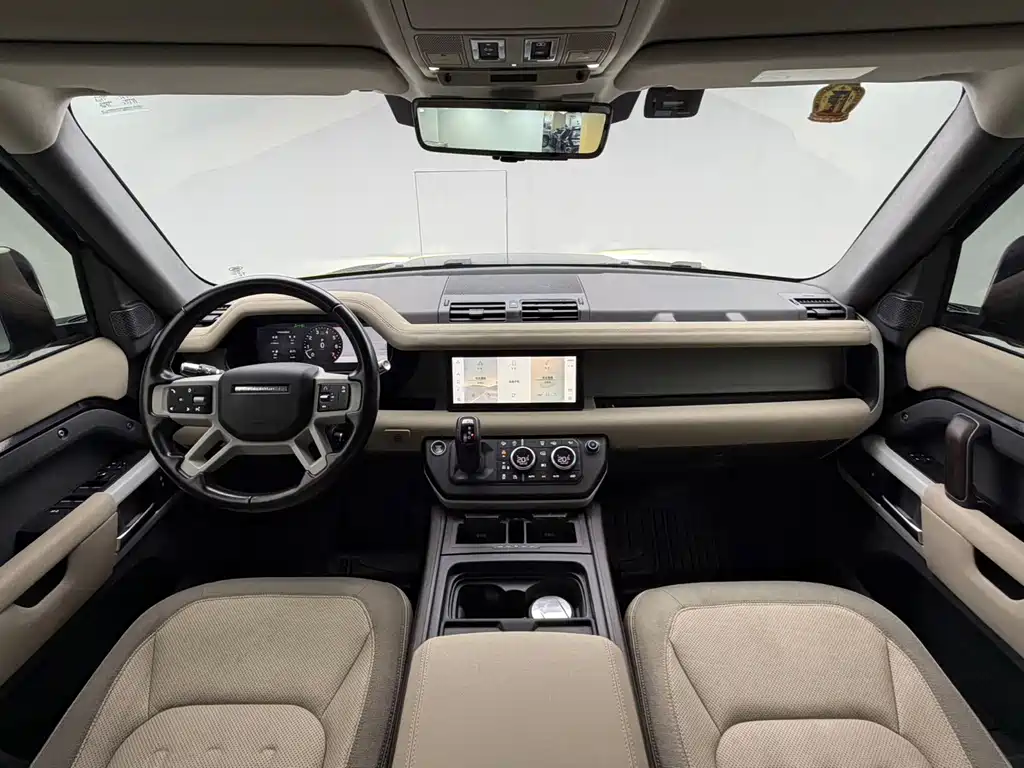 Land Rover Defender 2021 — фото 12