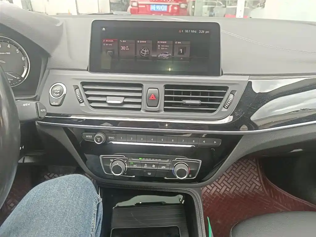 BMW 1 Series 2020 — фото 13