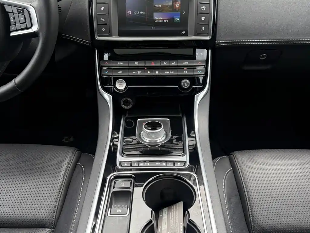 Alfa Romeo Stelvio 2018 — фото 12