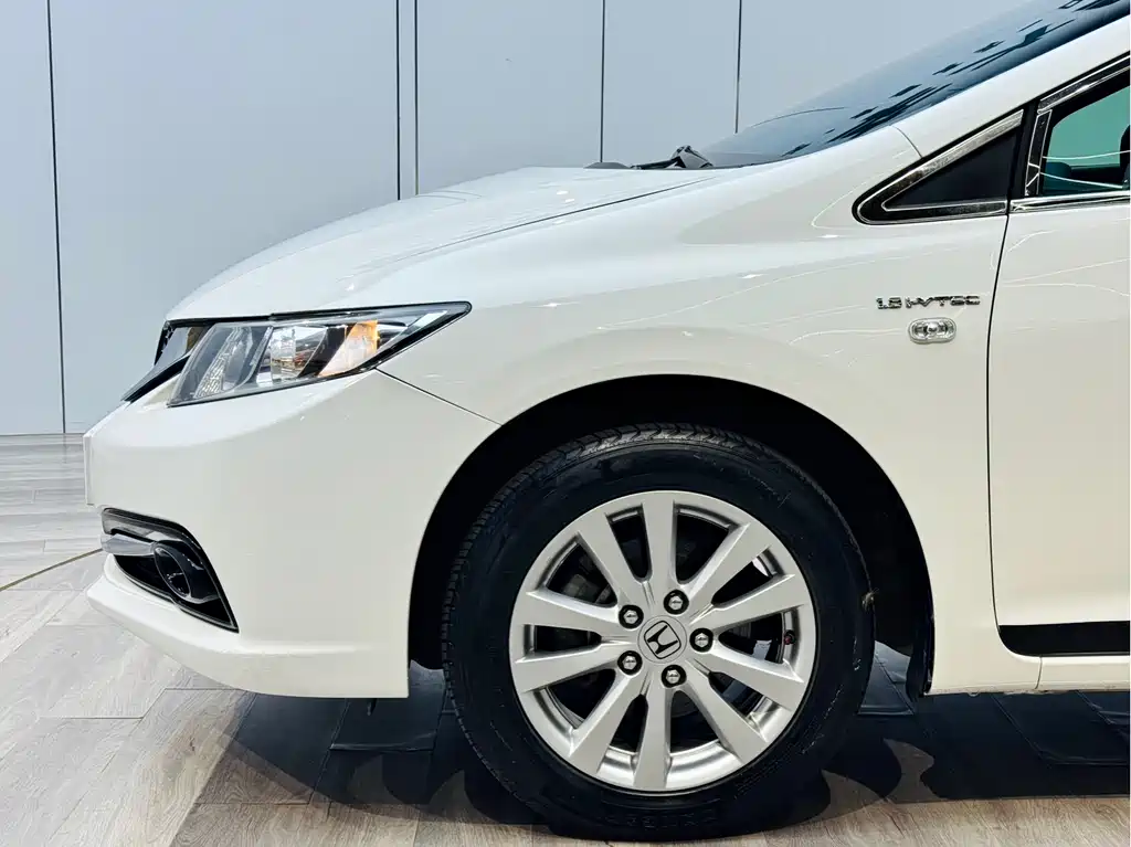 Honda Civic 2015 — фото 21
