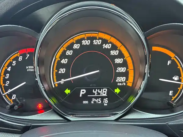 Toyota Yaris L 2022