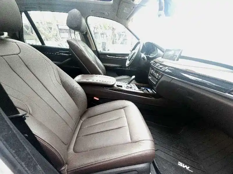 BMW X5 2018 — фото 12
