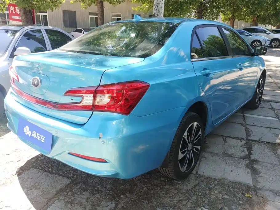 BYD Qin NEV 2017 — фото 3