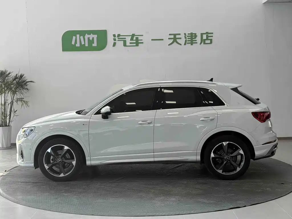 Audi Q3 2022 — фото 8