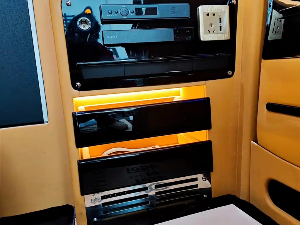 Mercedes-Benz Sprinter 2018 — фото 18