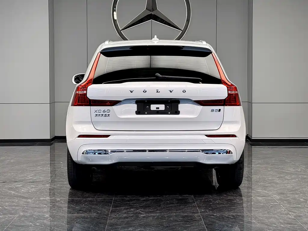 Volvo XC60 2025 — фото 8