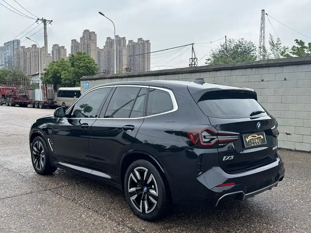 BMW iX3 2023 — фото 12