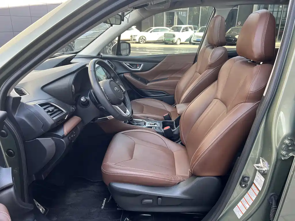 Subaru Forester 2018 — фото 4