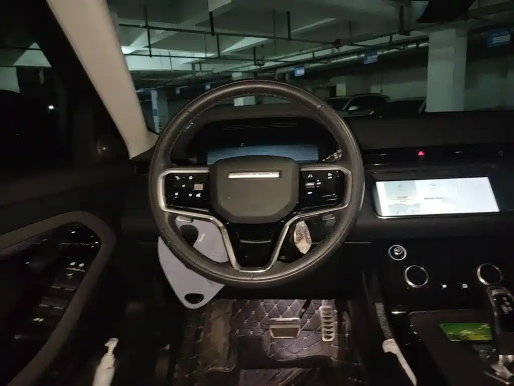 Land Rover Evoque 2023 — фото 11