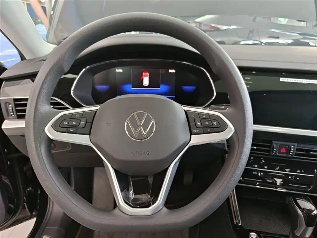 Volkswagen Passat PHEV 2026 — фото 11