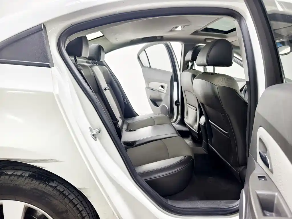 Chevrolet Cruze 2013 — фото 16