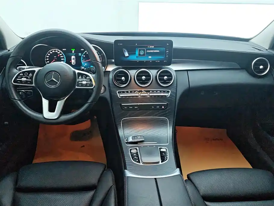 Mercedes-Benz C-Class 2019 — фото 12