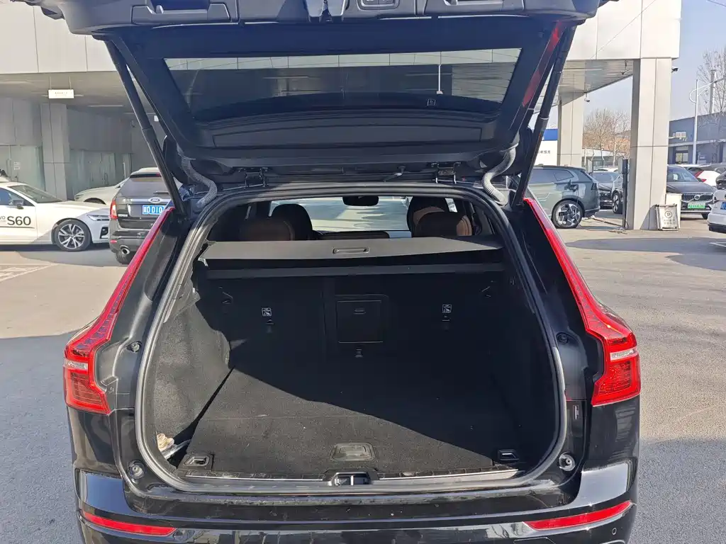 Volvo XC60 PHEV 2024 — фото 13