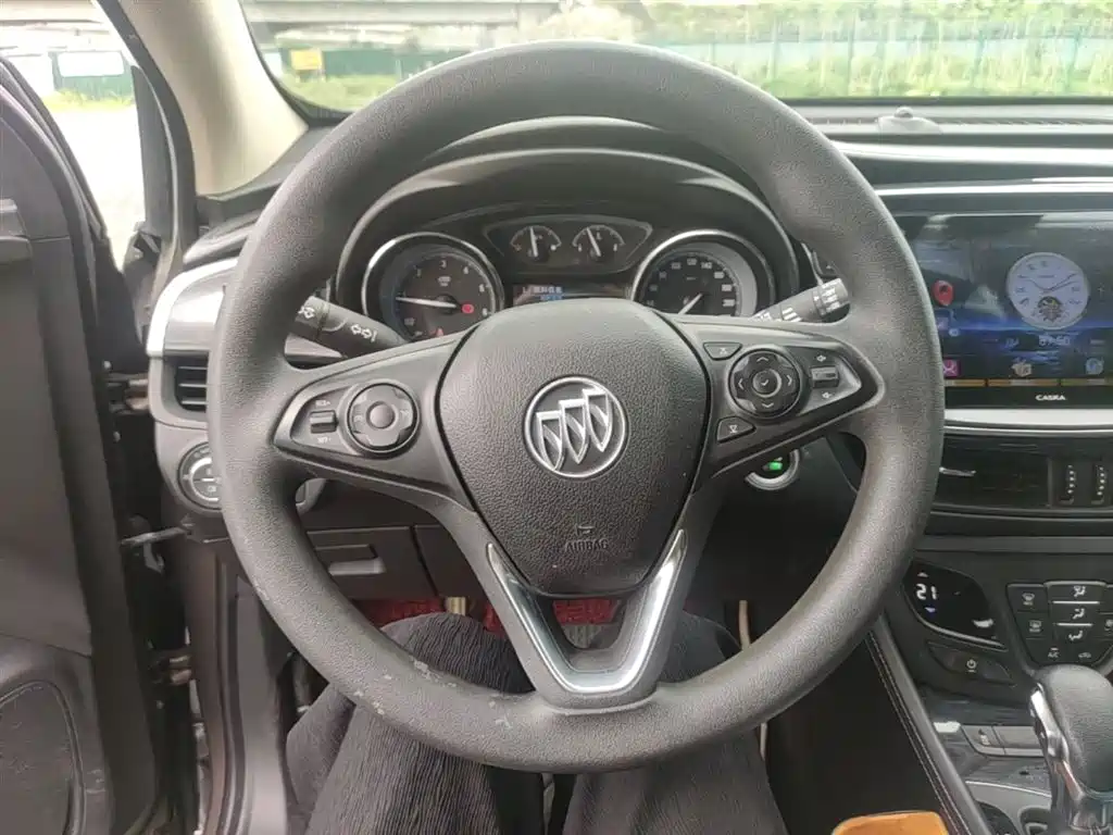 Buick Envision Plus 2017 — фото 10